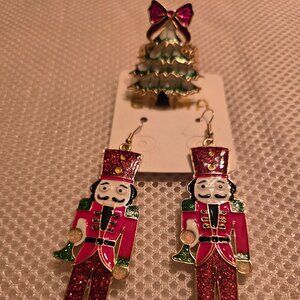 Holiday tree expandable ring with nutcracker earrings, new from Market
